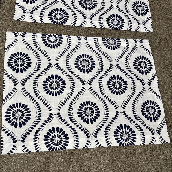 Crate & Barrel Kiran Indigo Medallion Placemat Set of 6 Blue White Cotton 14x19" - Picture 3 of 9